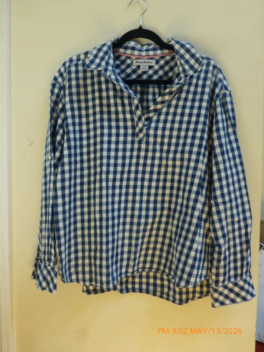 Tommy Bahama Shirt Womens Large Blue Plaid V Neck Pullover Cotton Country Preppy